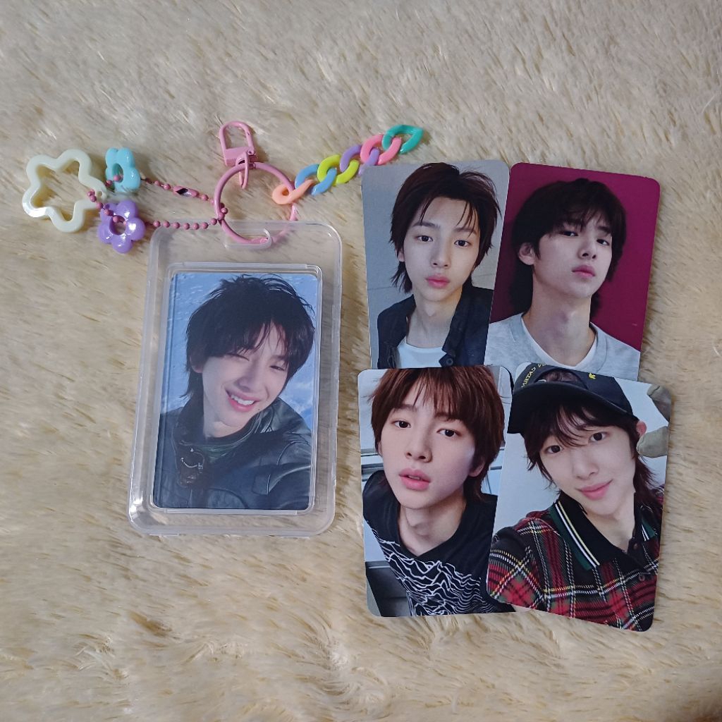 พวงกุญแจ / ที่ห้อยกระเป๋า cortis + 5 phptocard