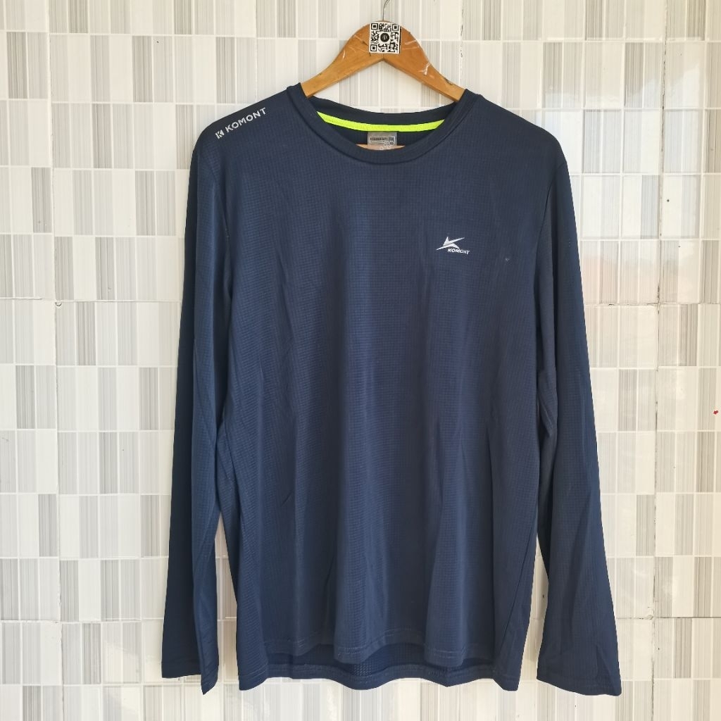 A382. KOMONT เสื้อยืด NAVY SIZE L PRELOVED