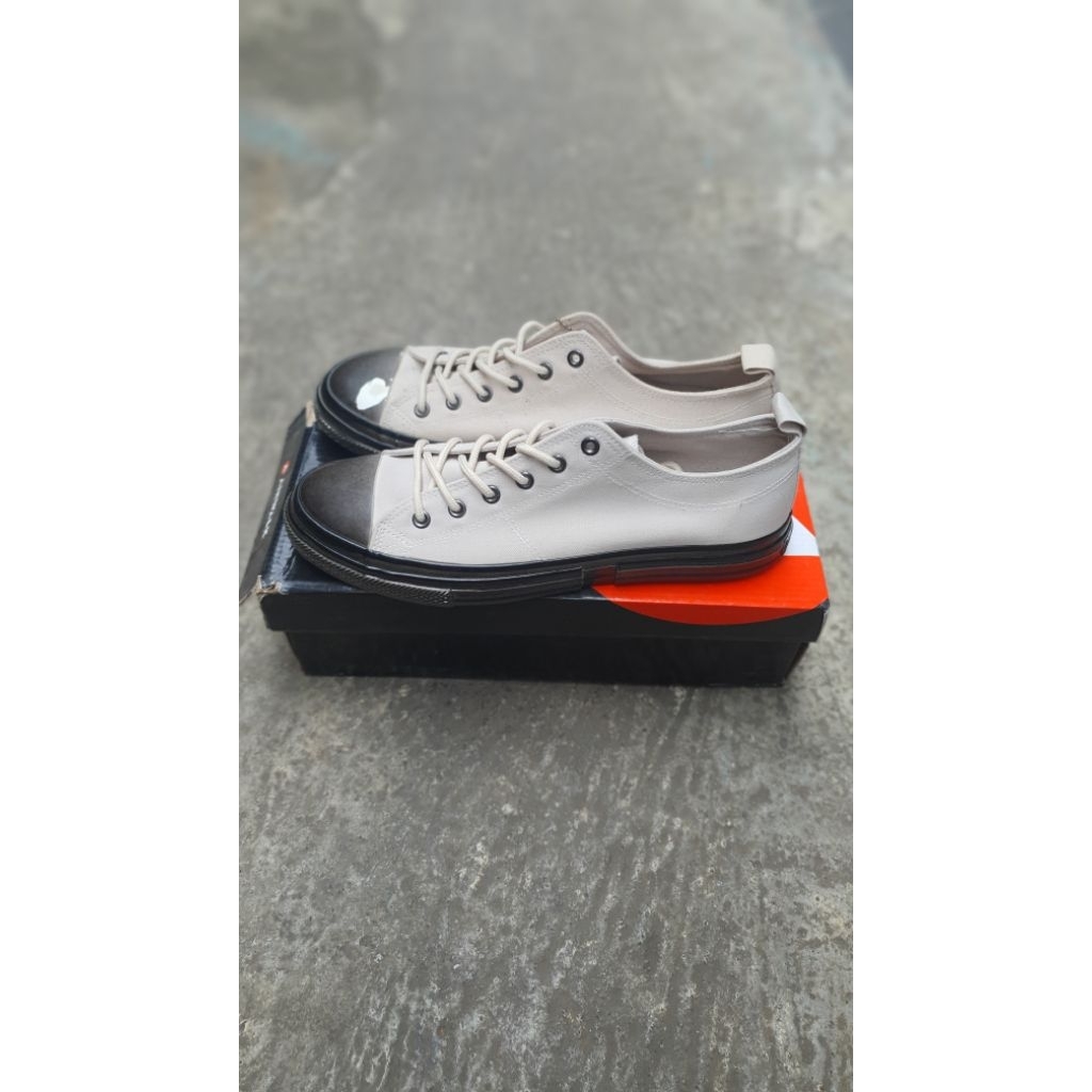 80% DEFFECT airwalk mincho เดิม