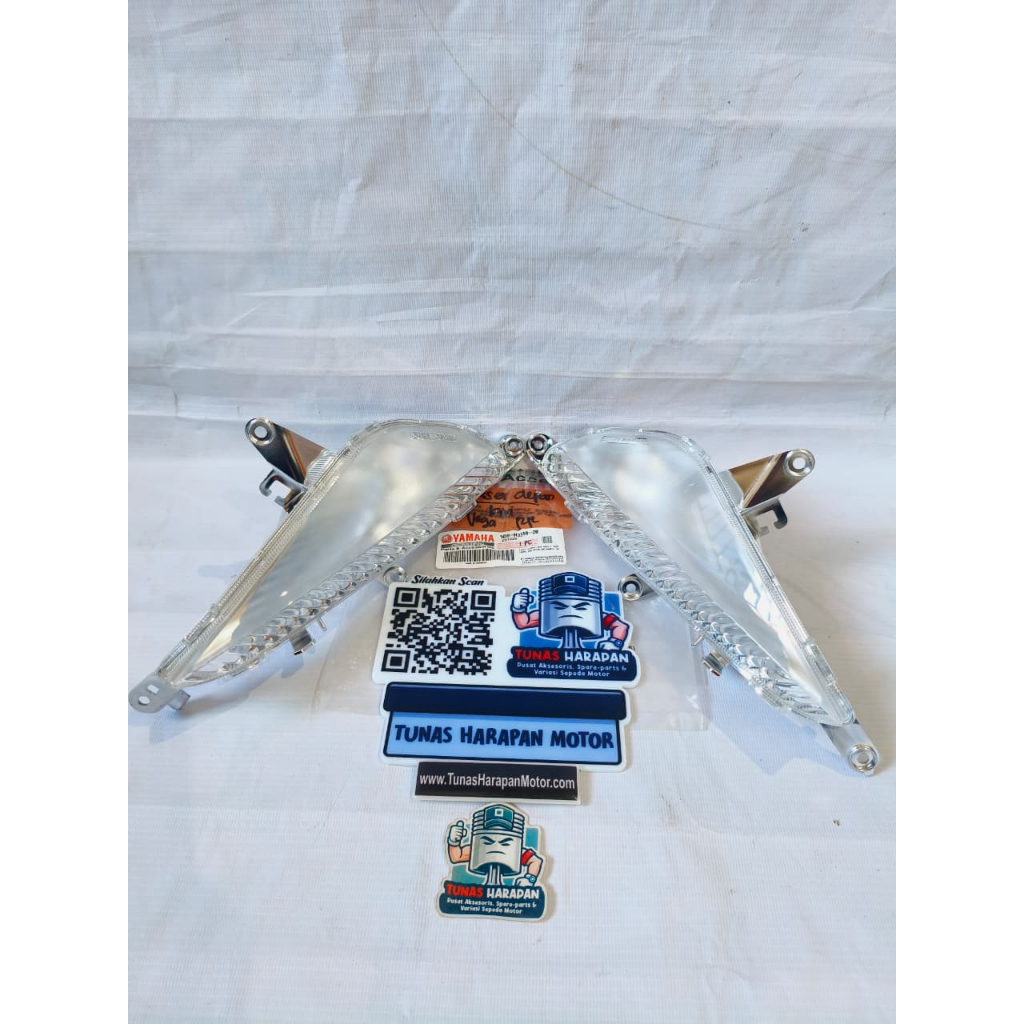 VEGA RR Front WESER LAMP SET [R + L] YGP [5D9-H3320-20 + 5D9-H3310-20] / Front Winker
