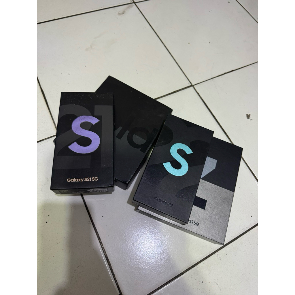 กระดาษแข็ง Samsung s21 z fold3