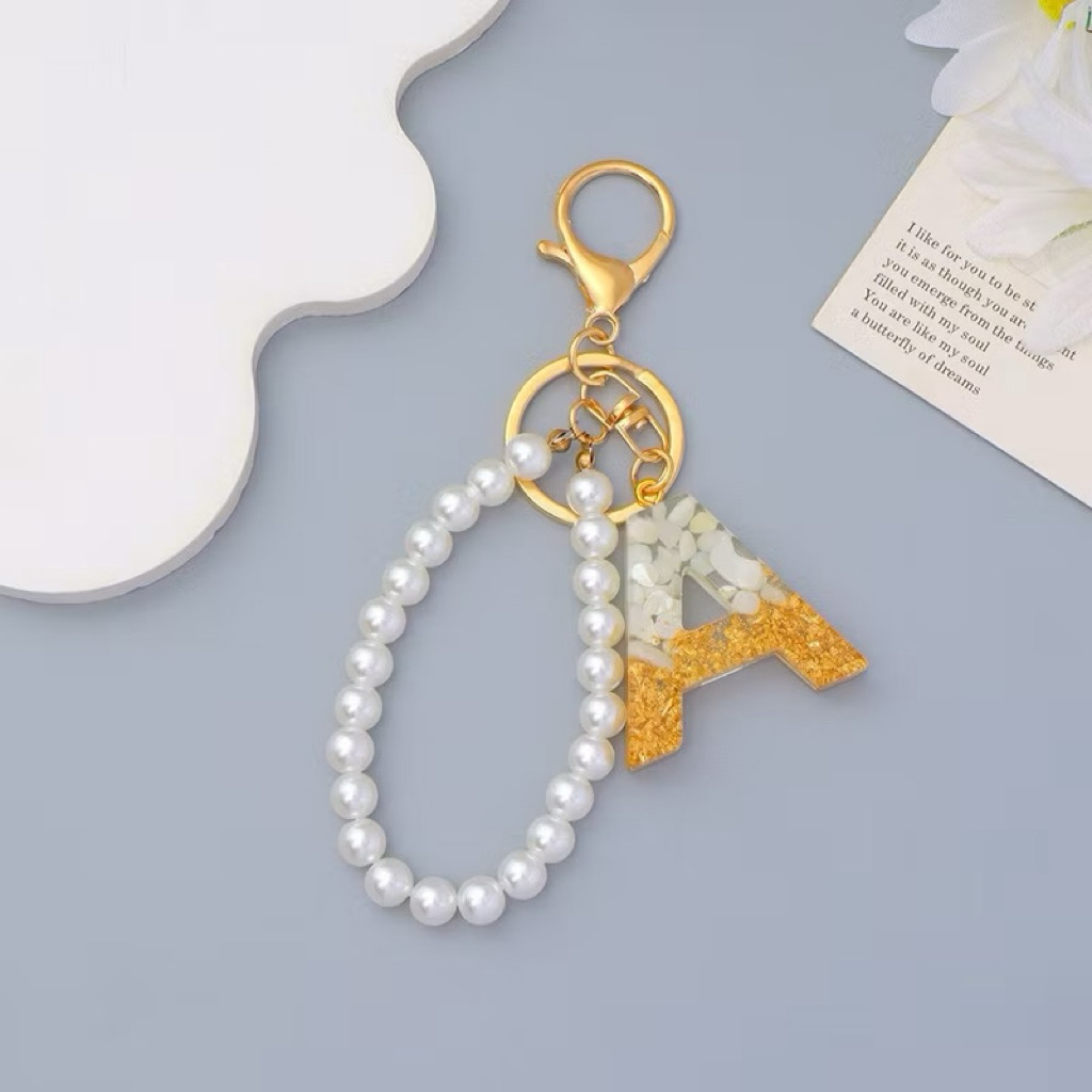 GANTUNGAN ALPHABET LETTERS KEYCHAIN ALPHABET INITIAL RESIN KEYCHAIN BAG CHARM PEARL