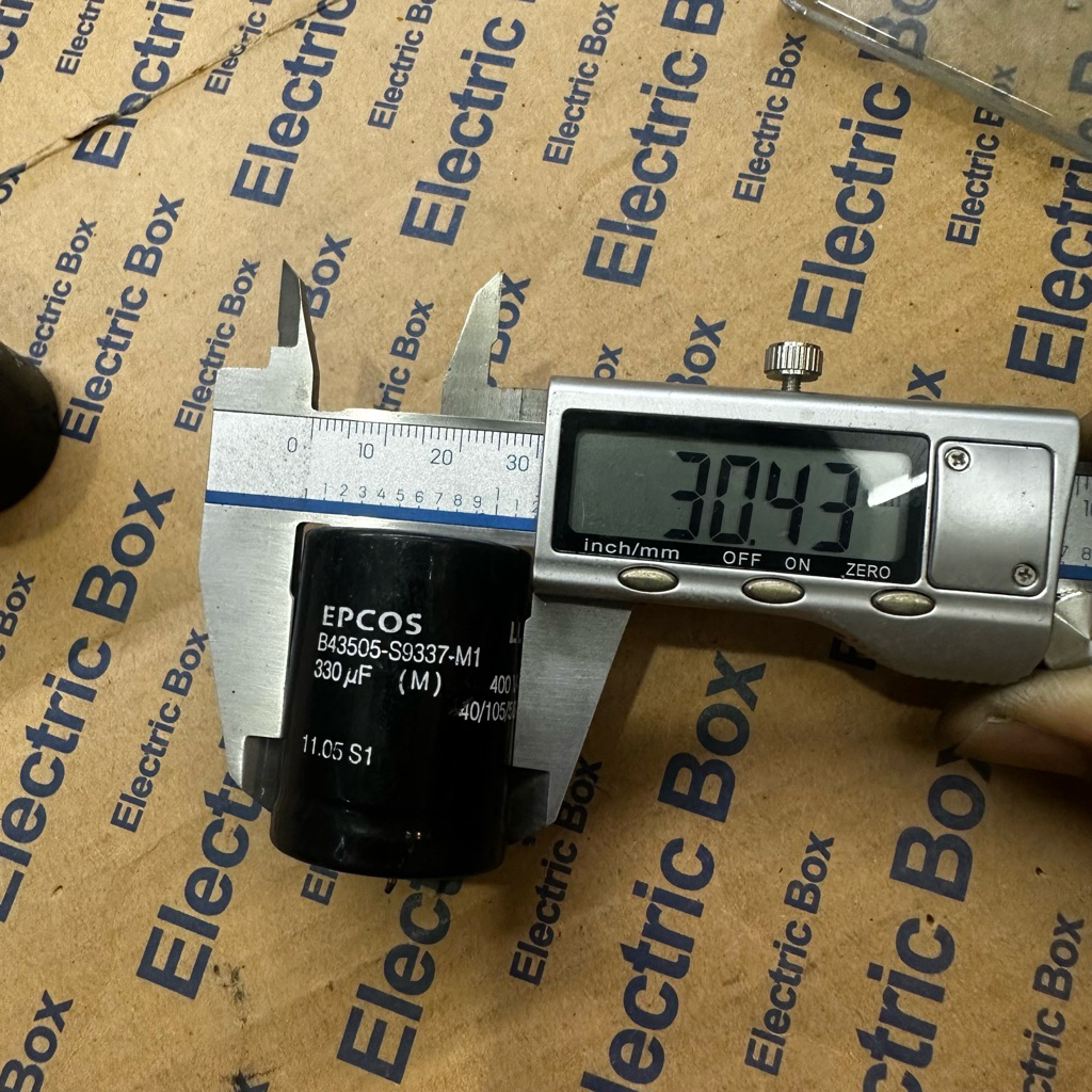Elko 330uf 400v 30x41 epcos สีดํา