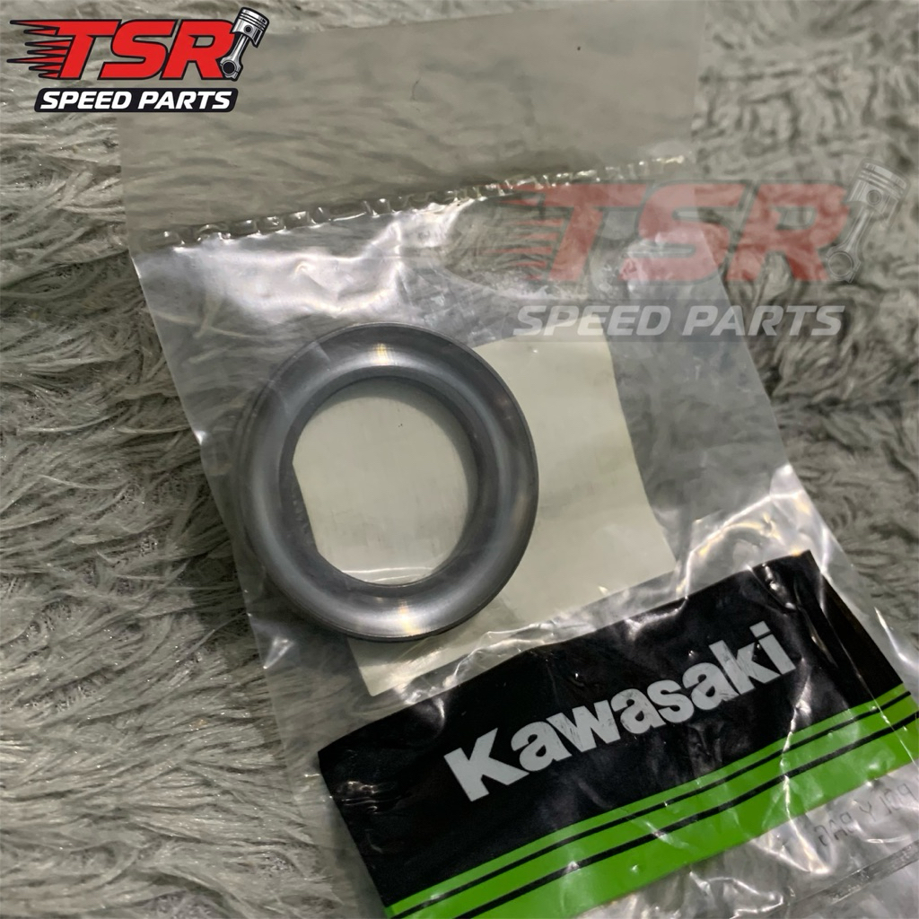 คอพวงมาลัยด้านบน Ninja RR SS 150 Original Kawasaki 92048-0036 Kones พวงมาลัยแบริ่งก้าน KGP