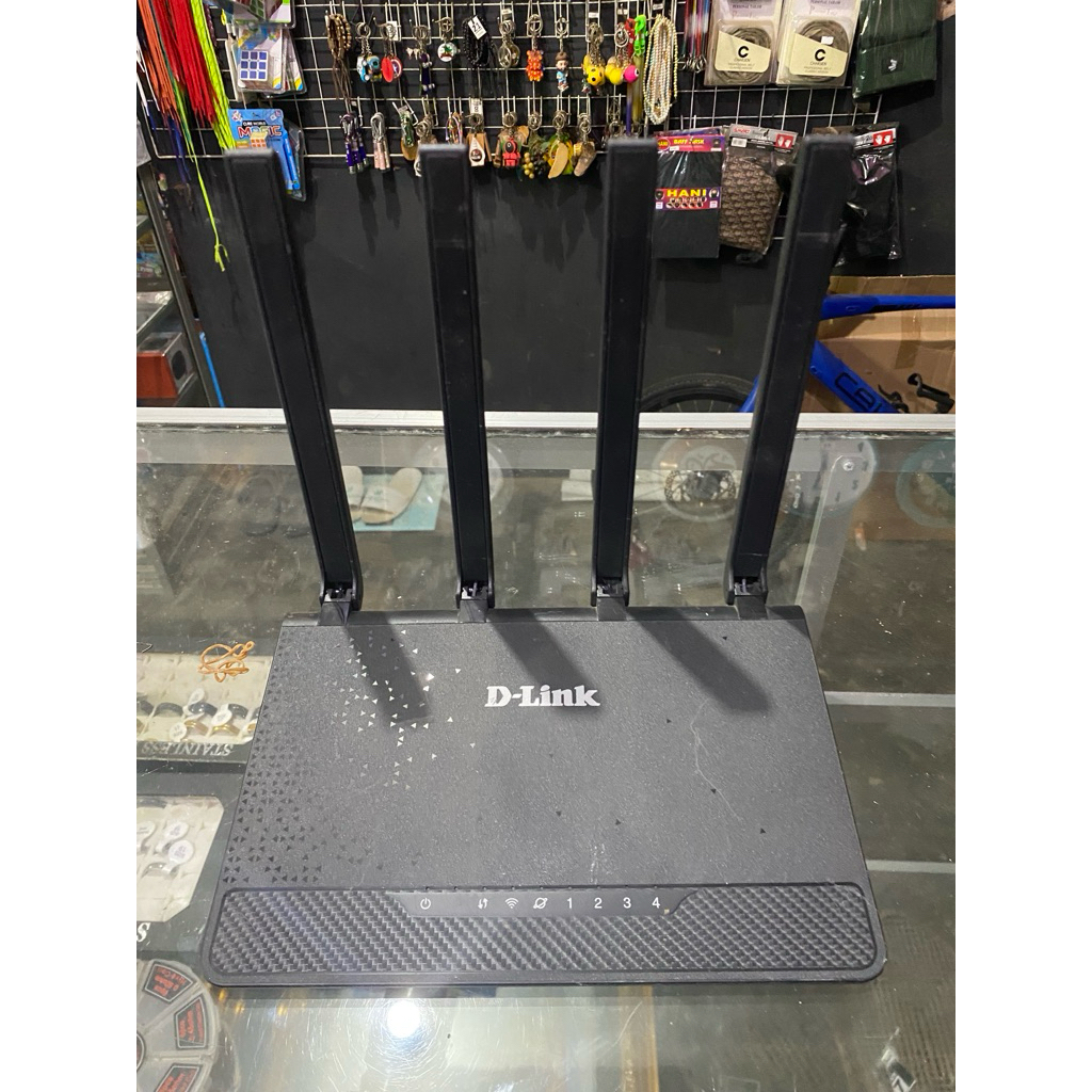 Dlink DIR-1253 เราเตอร์สี่เสาอากาศ