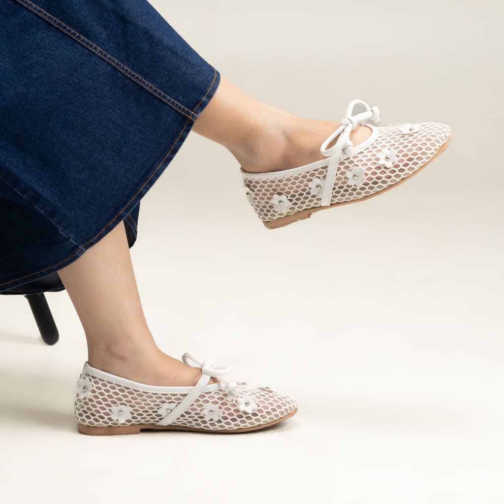 Dianable - รองเท้าผู้หญิง Deena Off White Flatshoes