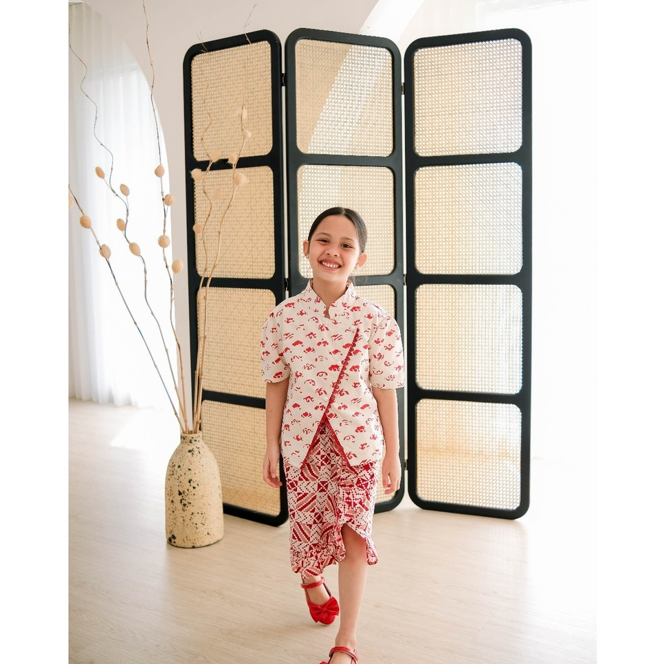Bekids Batik - เสื้อ Magdaena และกระโปรง (3-12 ปี)