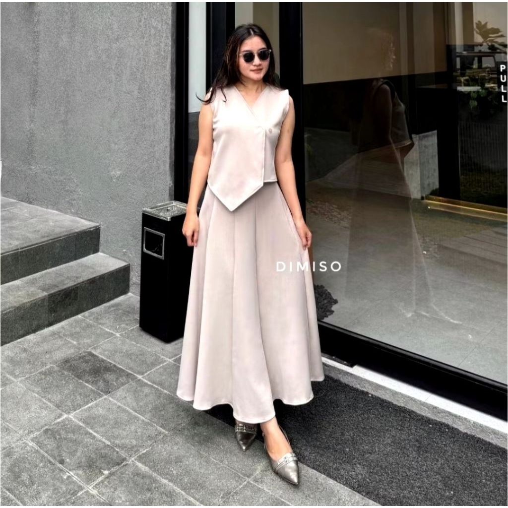 Naomi Vest Set กระโปรง