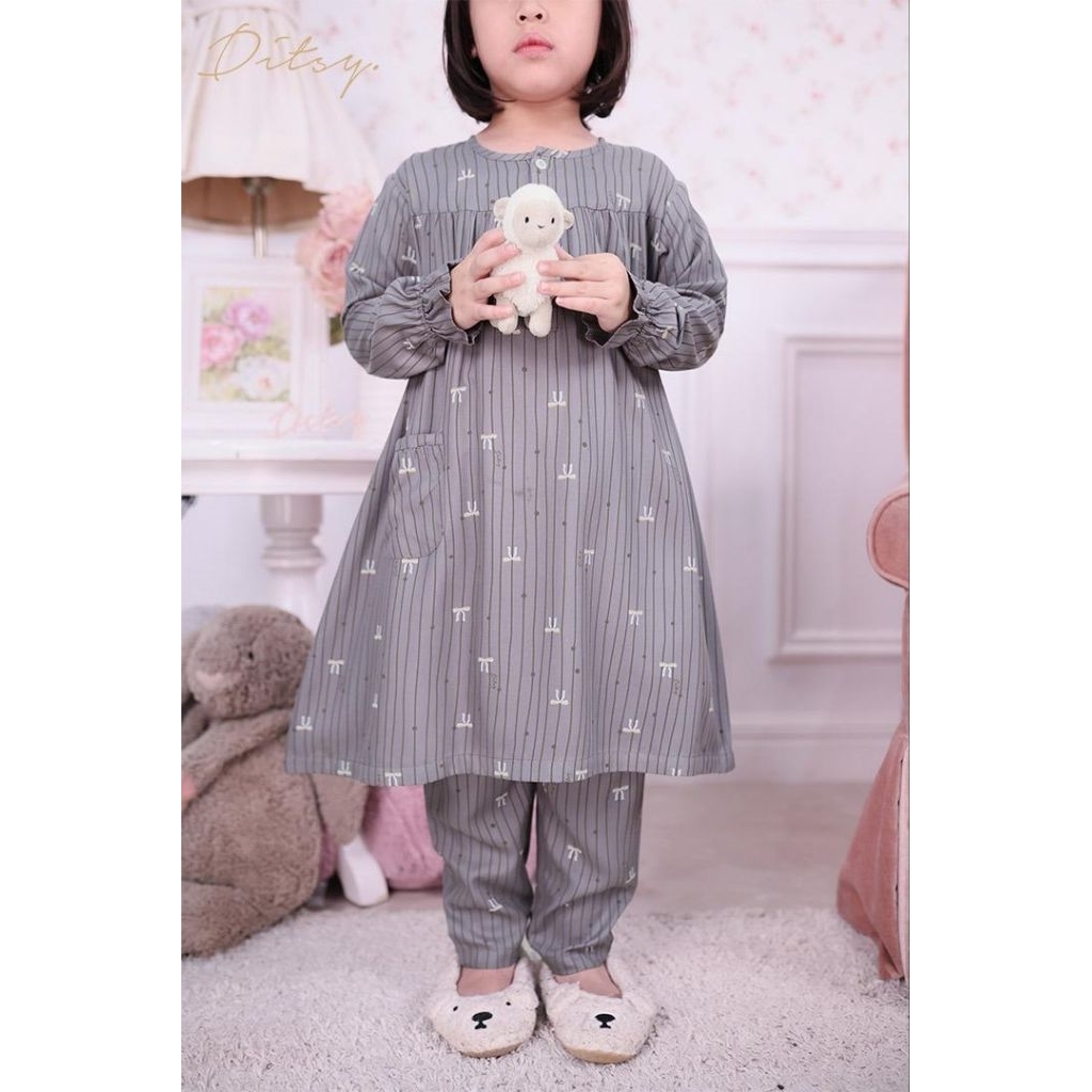 DITSY LITTLE NEARA BLACK, ENEREYDA FOREST