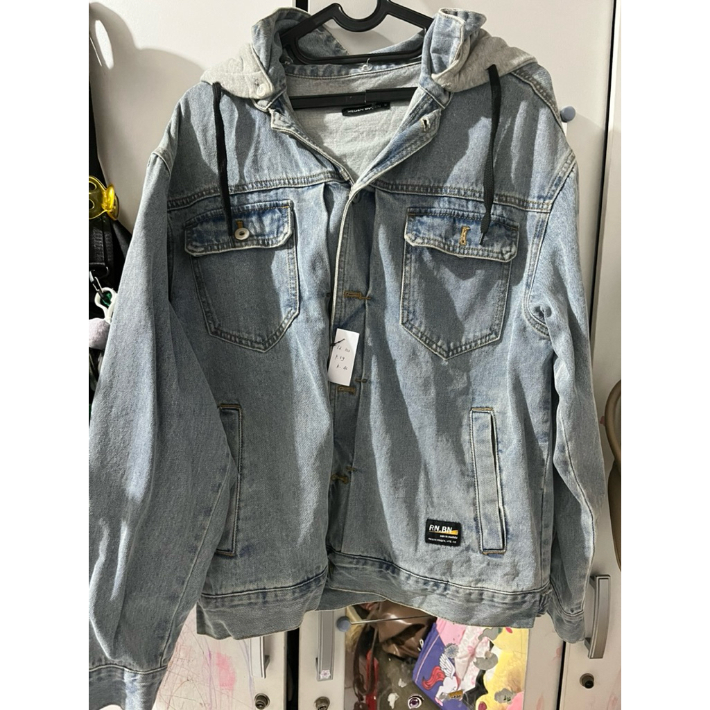 เสื้อแจ็คเก็ต Levis พร้อมฮู้ด