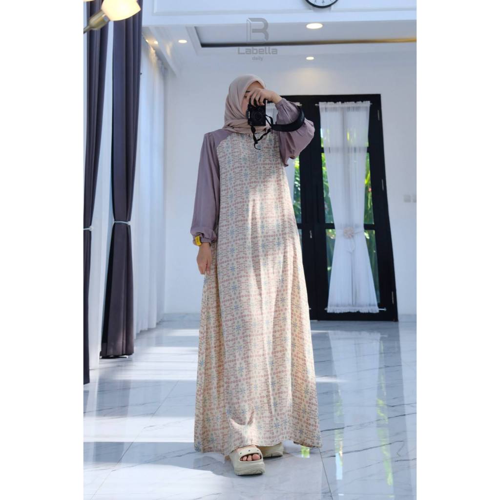 Nude Cream Dress Labella เดรสล่าสุด กันยายน 2025