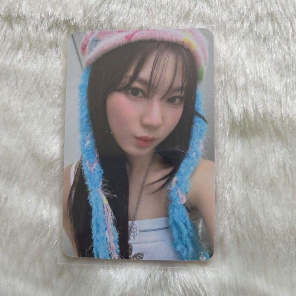 [OFFICIAL] PHOTOCARD ISA STAYC อัลบั้มเดี่ยว 5 [ S] BEBE APPLE MUSIC 7.0 APPMUS Y2K VER