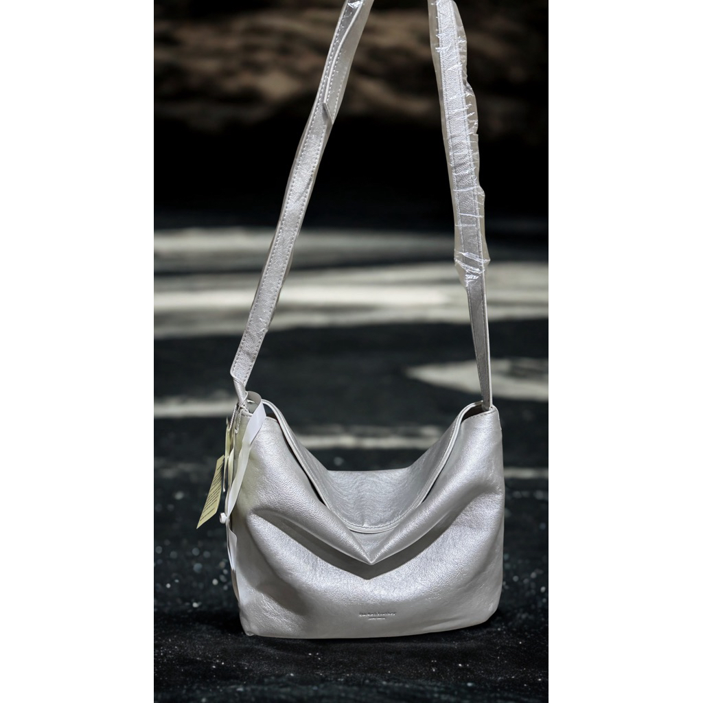 Bucks & Leather - สีเงิน