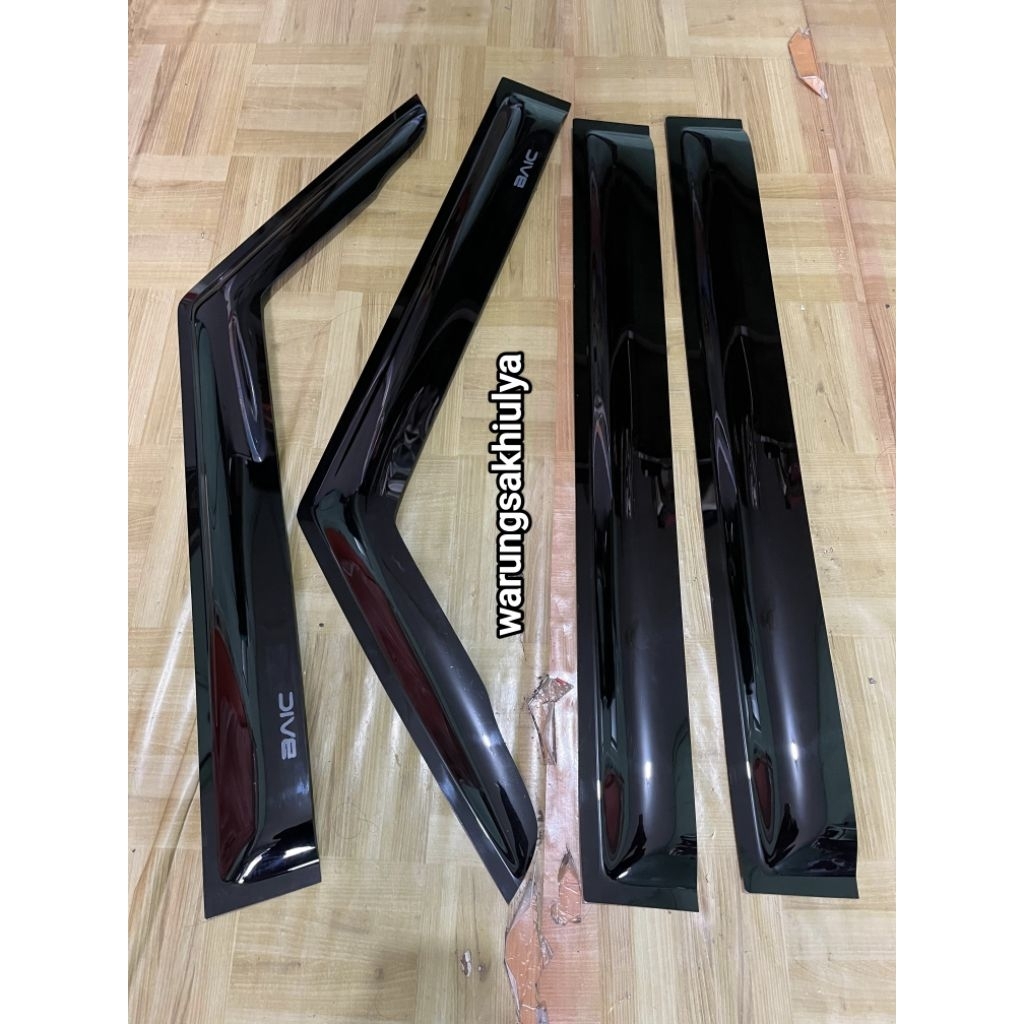 BAIC BJ40/BJ40 รถ WATER GTTER PLUS SLIM รุ่น GLOSSY สีดํา