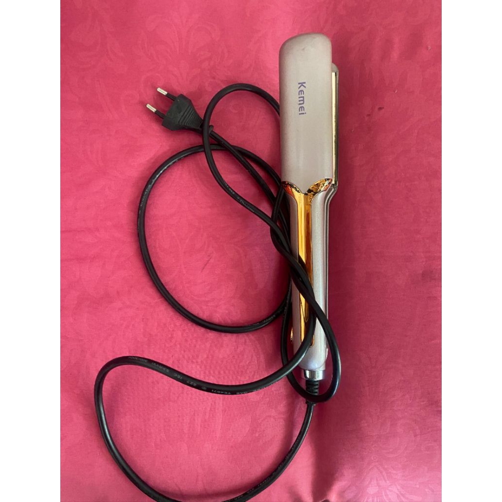 Prelove เครื่องหนีบผม kemei