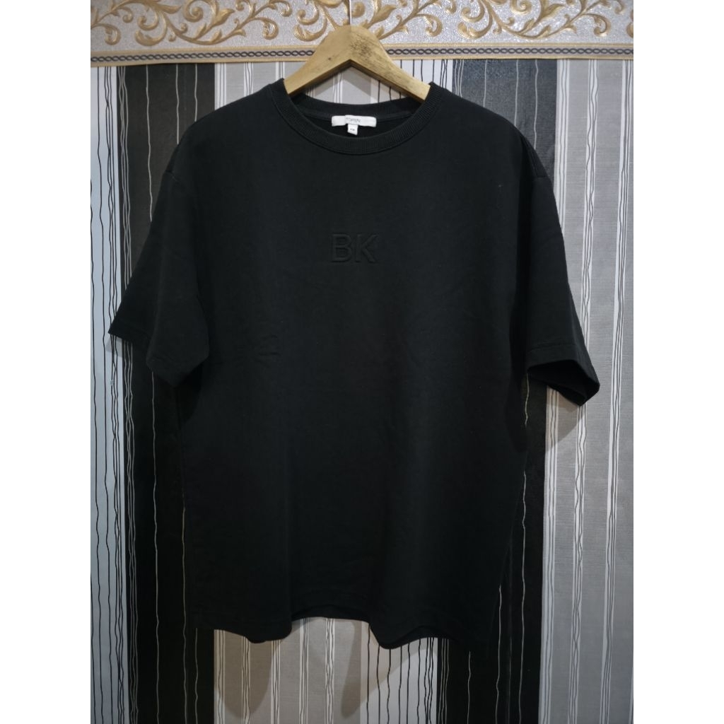 เสื้อยืด Topten สีดํา