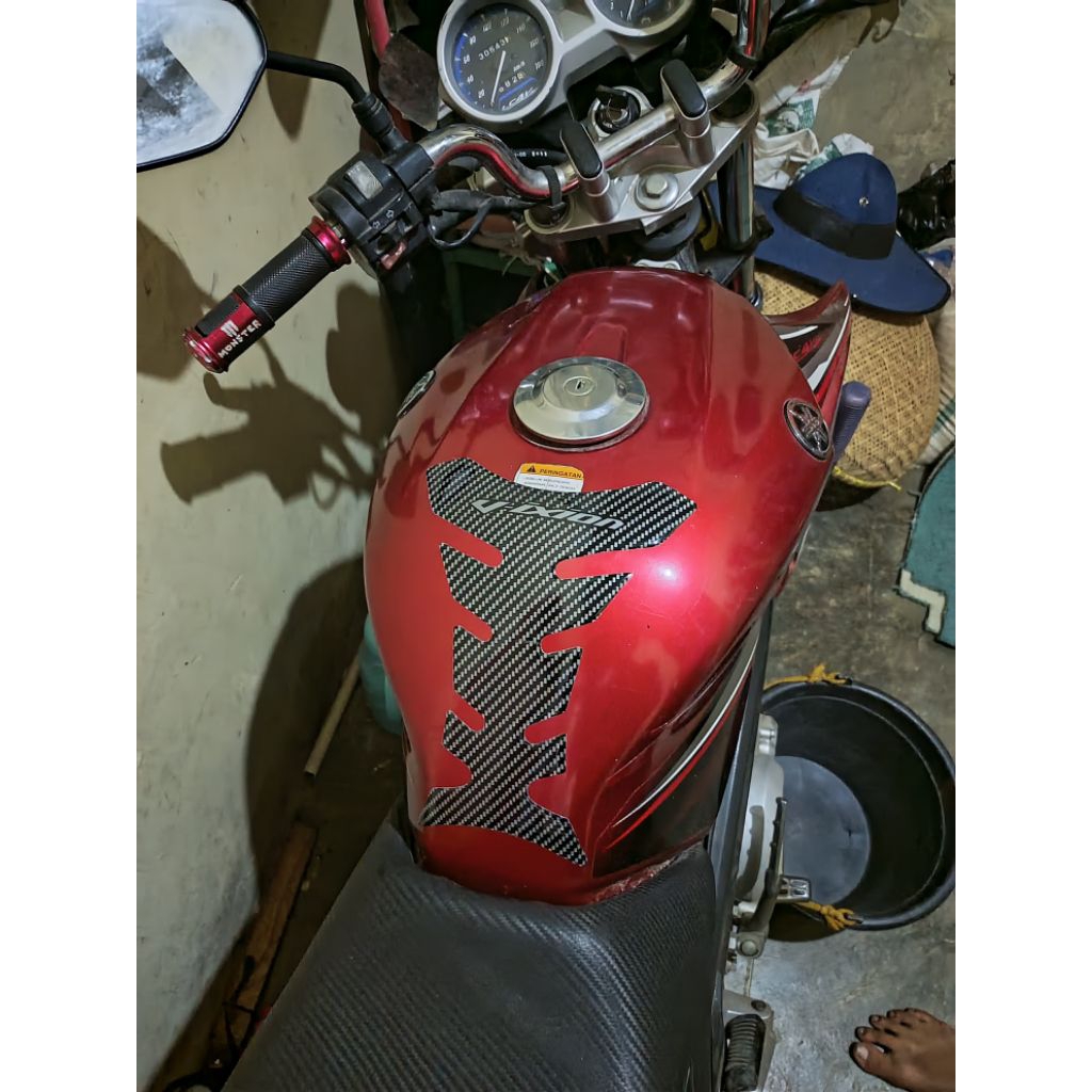 Universal Carbon Tank Pad นูนสติกเกอร์สําหรับ Yamaha V-ixion (2007 - 2012), Yamaha V-ixion NVL (2012