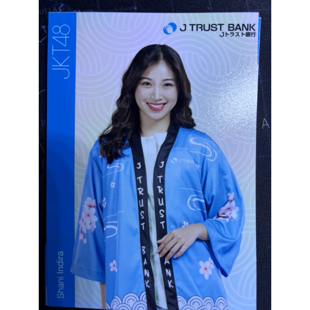 Photo Pack Shani JKT48 x J Trust Bank