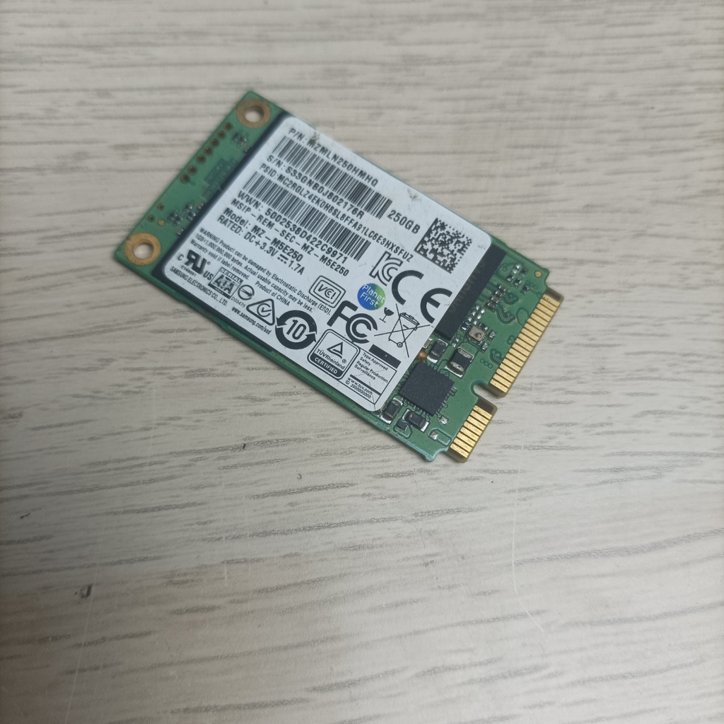 SSD MSATA Samsung SSD 850 EVO 250GB mSATA สื่อจัดเก็บข้อมูลมือสอง