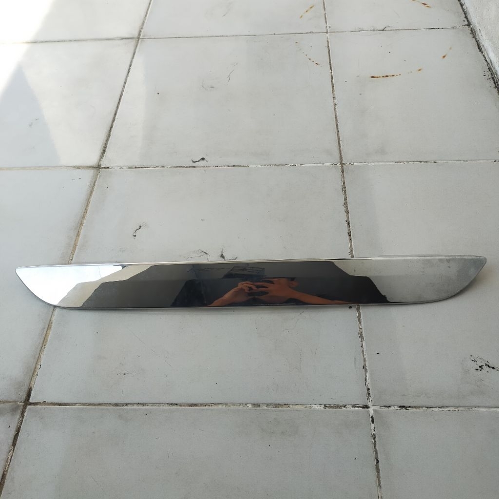 TRUNKLIT TRUNK INNOVA 2011 2012 2013 FULL CHROME ORIGINAL