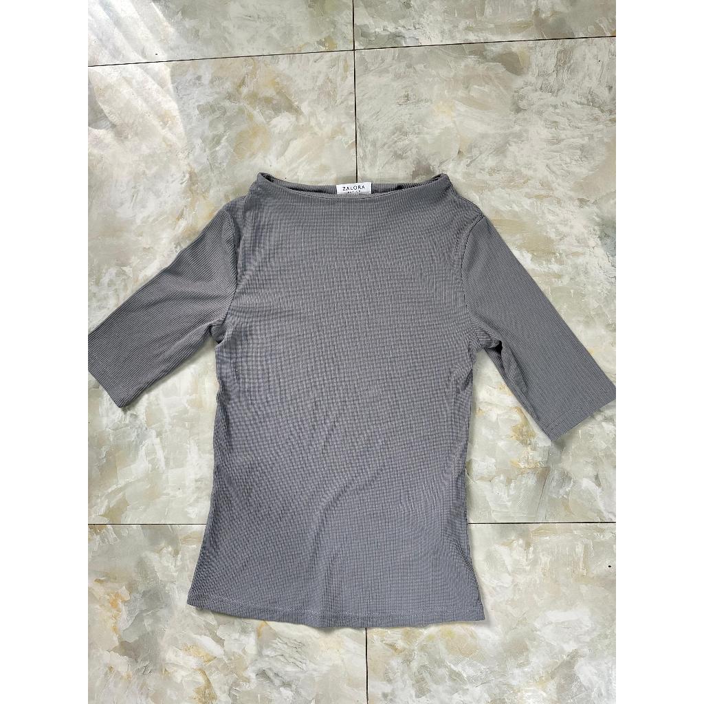 เสื้อสีเทาผู้หญิง Zalora