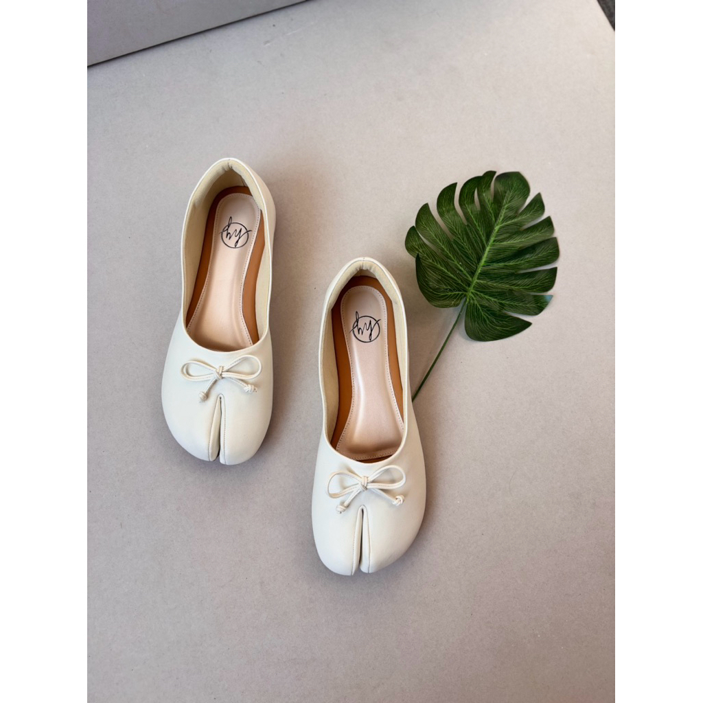 Hy_shoes Kyomi Tabi รองเท้าสีขาว