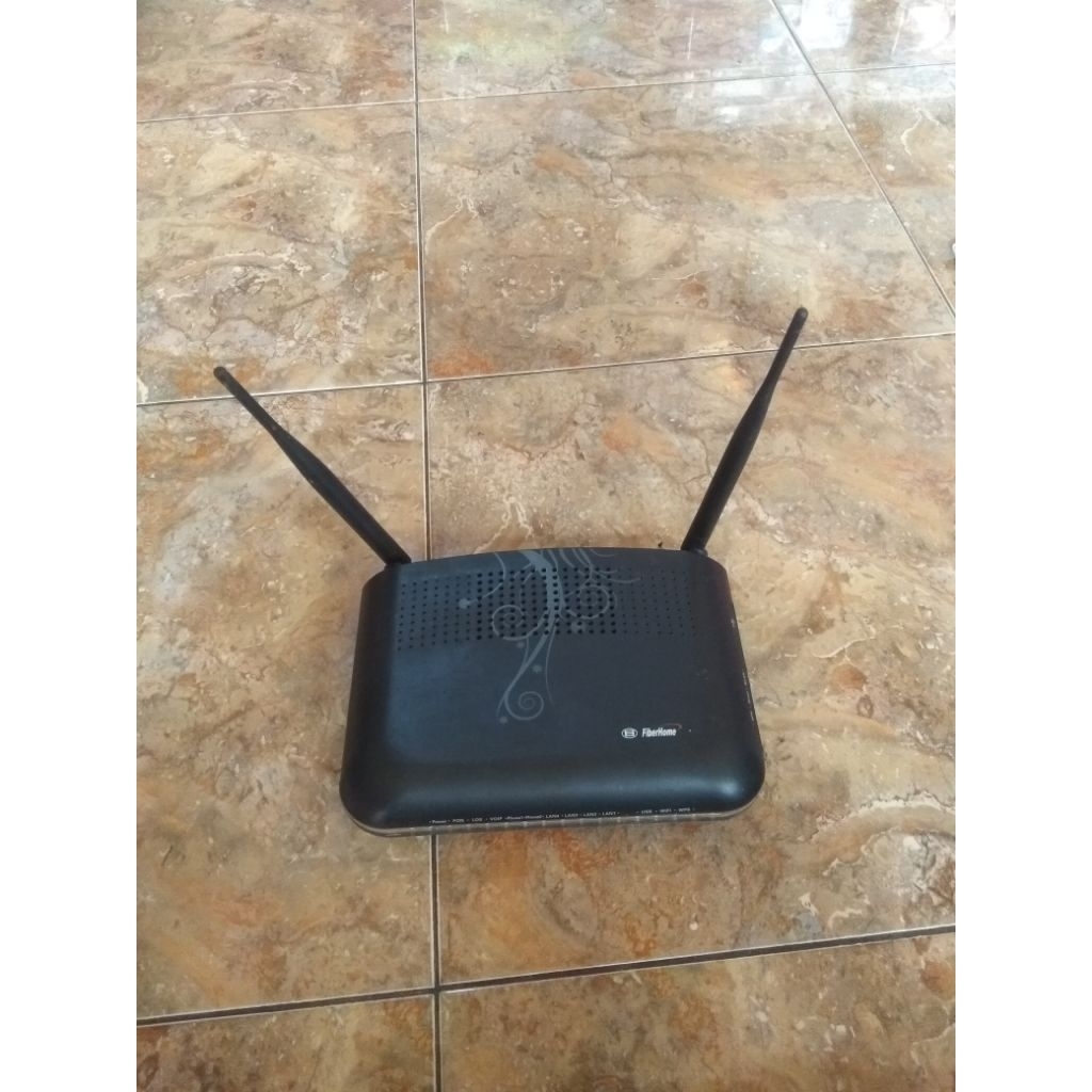 Fiberhome GPON ONU AN5506-04 wifi Router 2 ANTENNAS NORMAL REMOTE