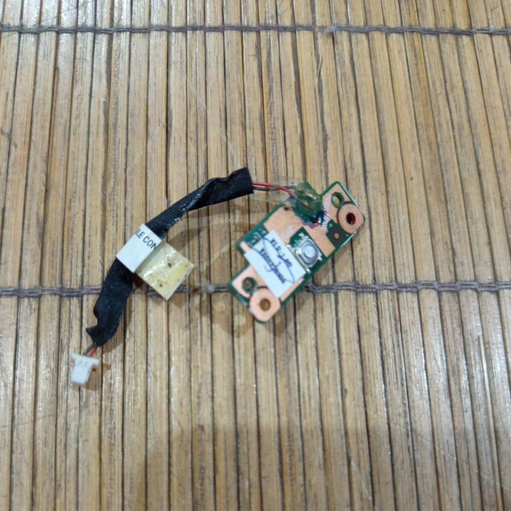 ปุ่มเปิดปิด TOMBOL Toshiba C640