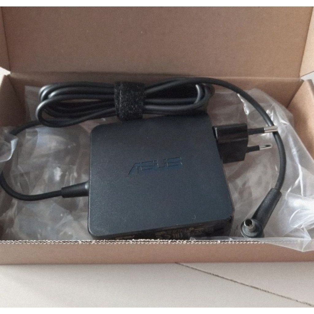 อะแดปเตอร์ชาร์จ Asus ExpertBook L1400CDA 19V3.72A DC 4.5X3.0 ดั้งเดิม