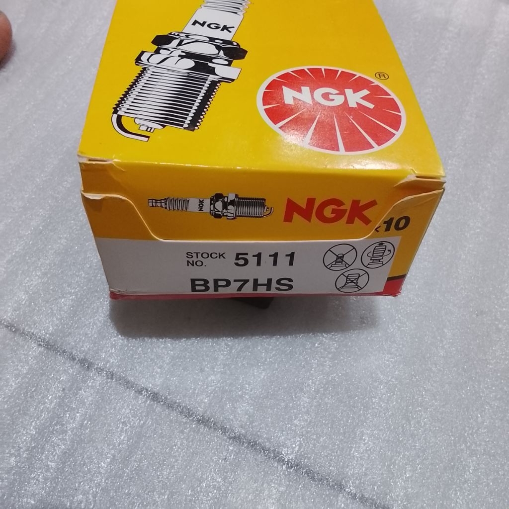 หัวเทียน BP7HS ต่อ 10 ชิ้น