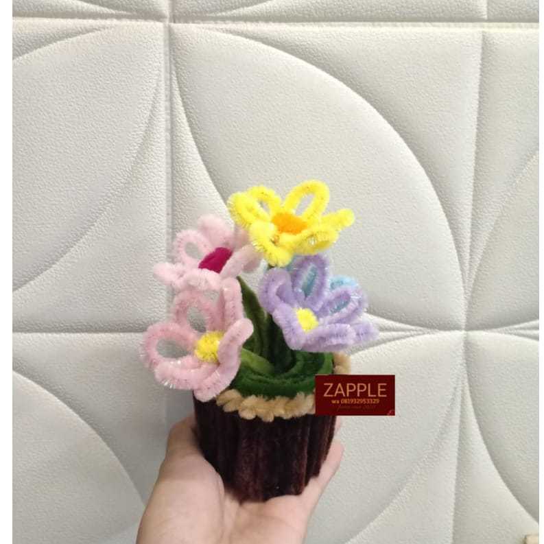 MINI FLOWER POT จาก WIRE FEATHER 2025