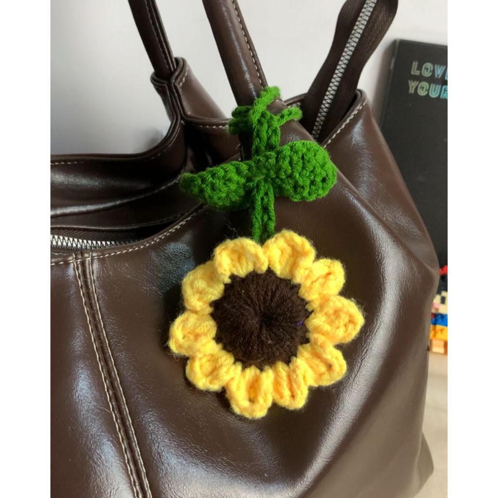 MATAHARI GUNDAN พวงกุญแจพลาสติกสําหรับใส่ดอกทานตะวัน | RECYCLE TOP BOTTLE TO SUNFLOWER KEYCHAIN | เส