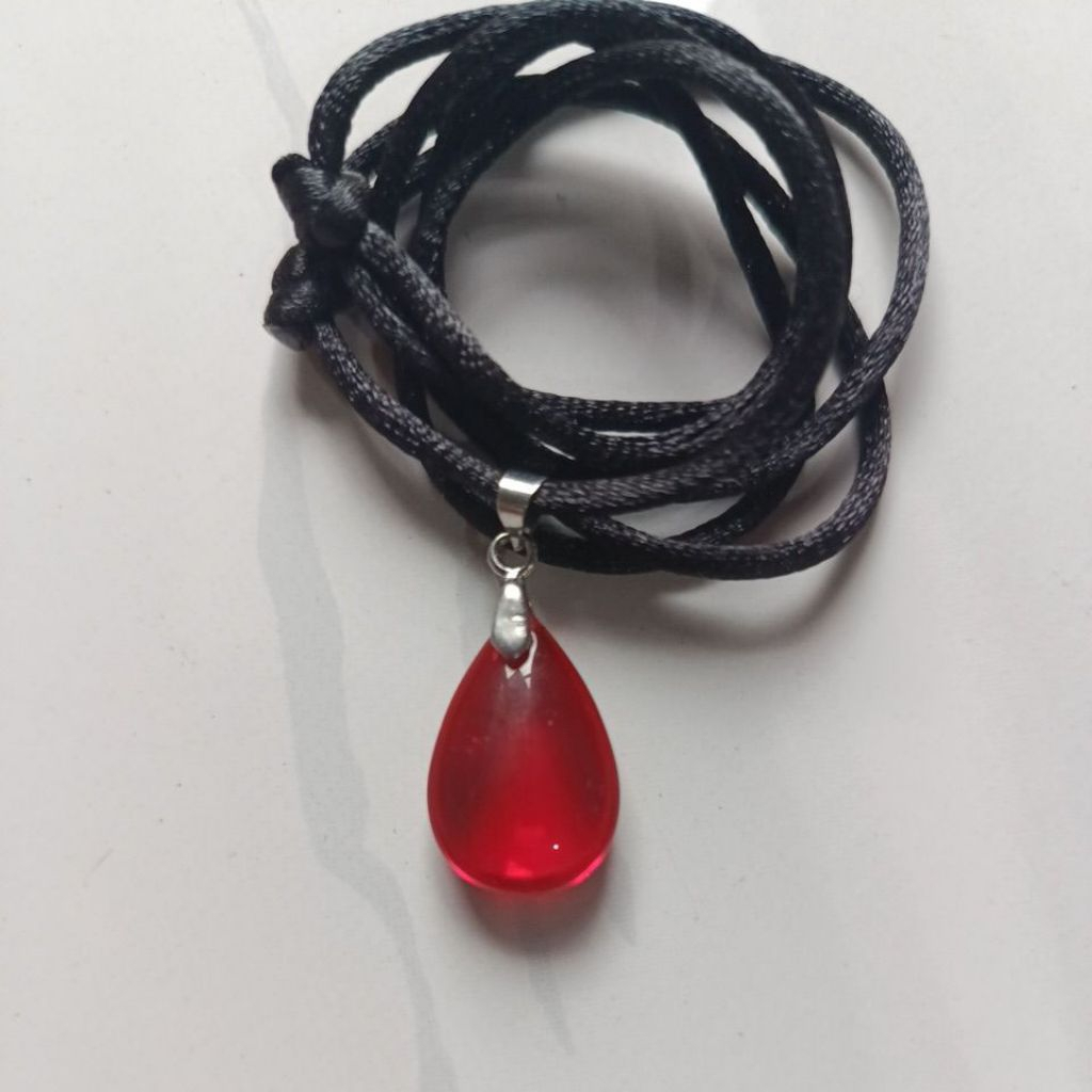 MERAH SIEM สร้อยคอสีแดงพร้อมรุ่นหยดน้ํา