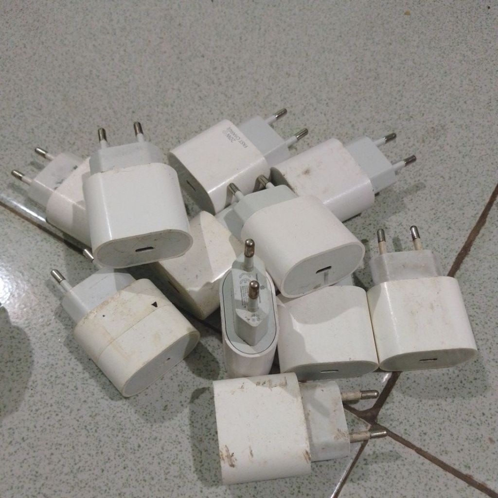 (A10 iPhone Charger) หัวชาร์จ Apple iPhone "มือสอง"