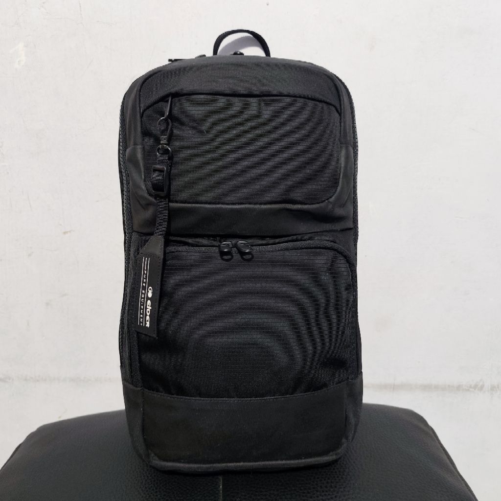 กระเป๋าสะพายข้าง Eider / CB Eider สีดํา