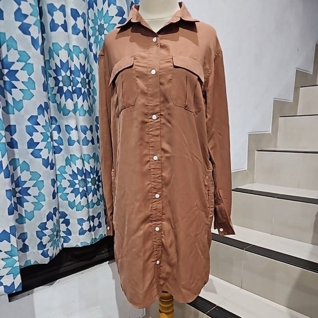 KEMEJA Preloved GRL เดรสเชิ้ตสีน้ําตาล