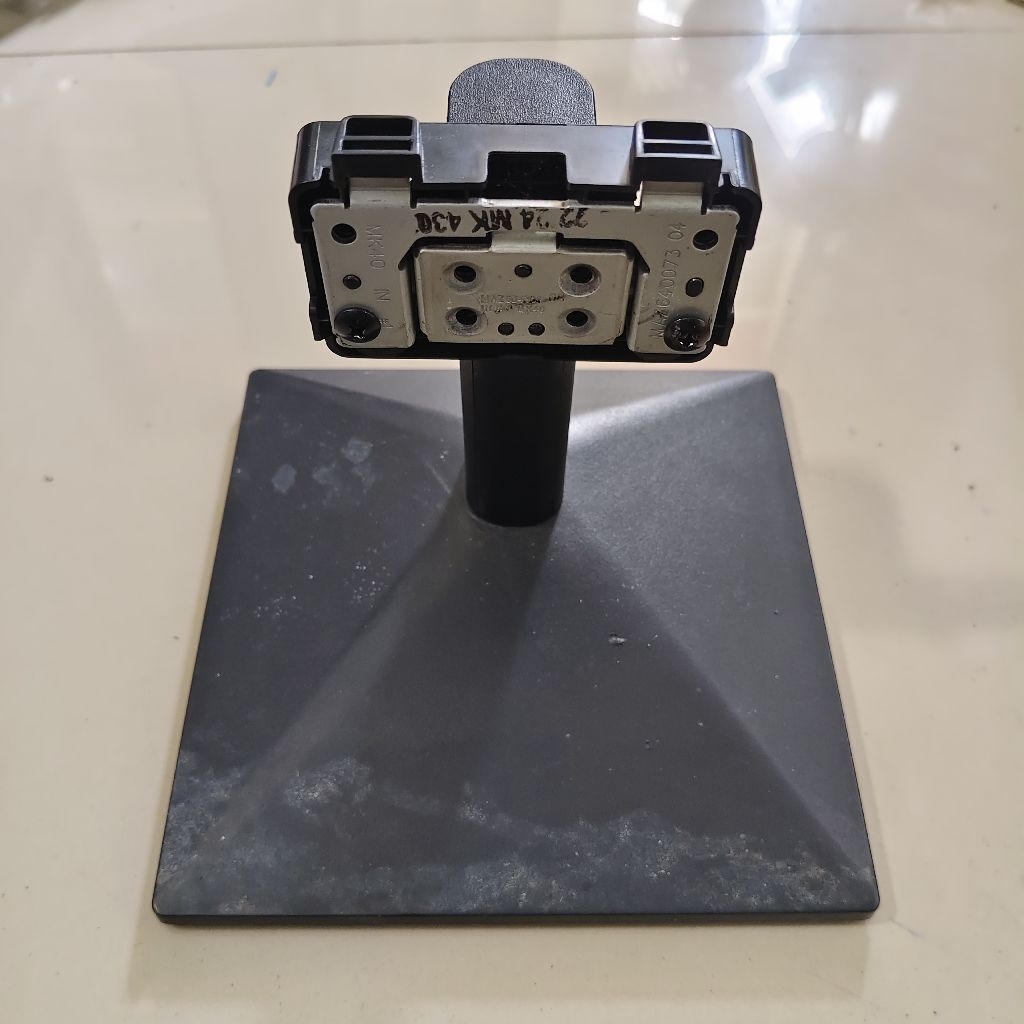 LG 24 นิ้ว Monitor Legs ชนิด 24MK430H ถอดโอเค แข็งแรง พร้อมติดตั้ง