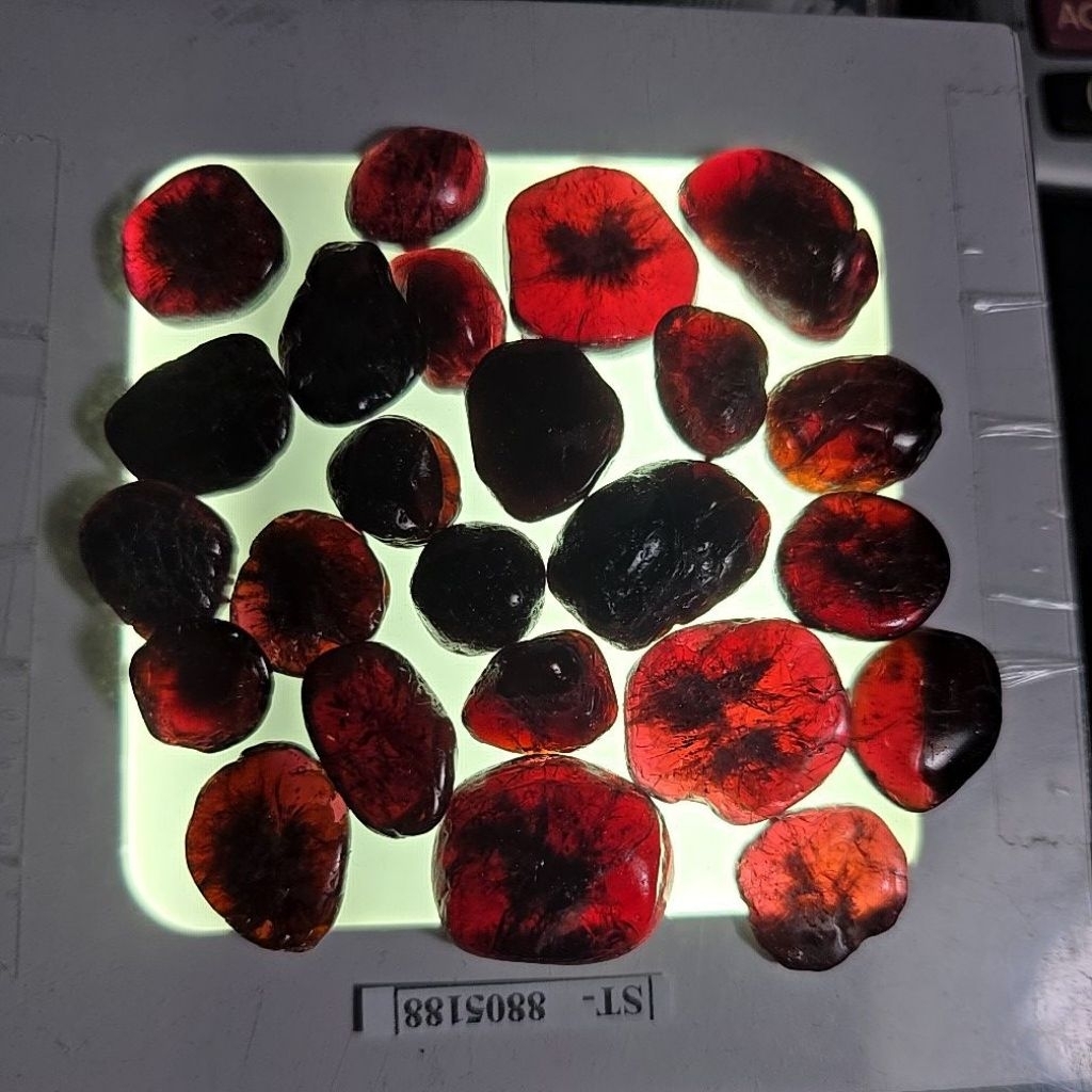 RED GARNET ROUGH STONE ORIGINAL STONE PACKAGE 100GR