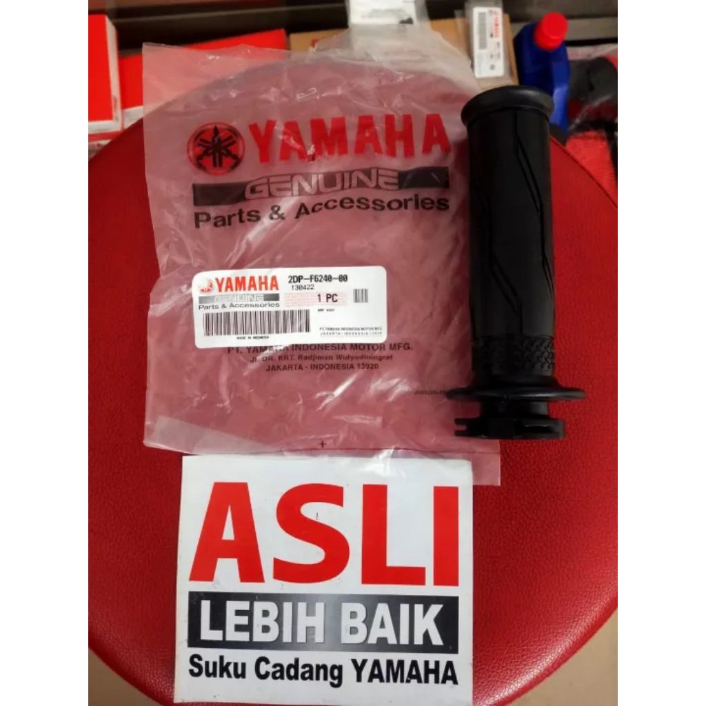 ปลอกแฮนด์ขวา Nmax Old - Nmax New - Aerox Old - Aerox New - Lexi 125 - Lexi LX Original Yamaha อะไหล่