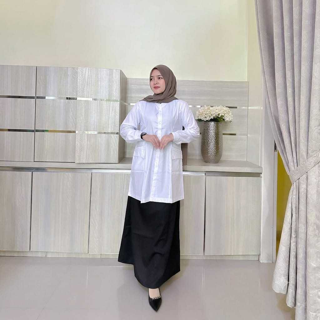 ชุด jasmin สีดําและสีขาวมีกระเป๋าก้น
