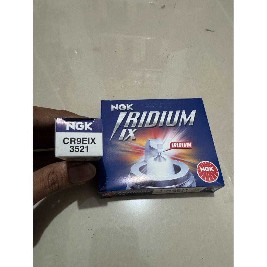 NGK IRIDIUM CR9EIX ORIGINAL SPARK PLUG NGK IRIDIUM CR9EIX ORIGINAL BEAT VARIO SCOOPY MX VIXION SUPRA