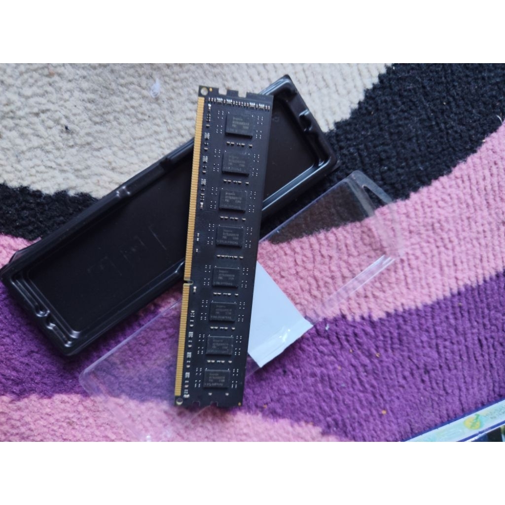 Ram hynix ddr3 4GB และโปรเซสเซอร์ i3-3240
