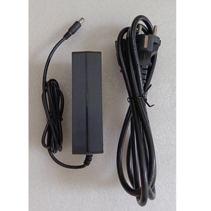 พาวเวอร์ซัพพลาย LED Driver OUTPUT : 14.0V 3.4A 47.6W MODEL: AD0481-1403400D INPUT : 100-240V~ 50-60H