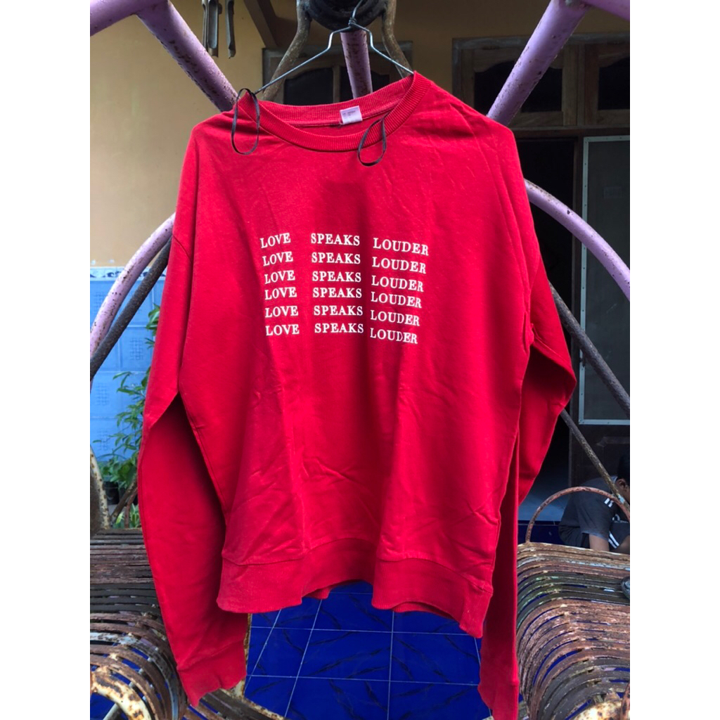 PRELOVED HNM H&M MAROON SWEETSHIRT HNM MAROON SWETER HNM SWETER H&M MAROON SHIRT H&M H&M H&M CLOTHES