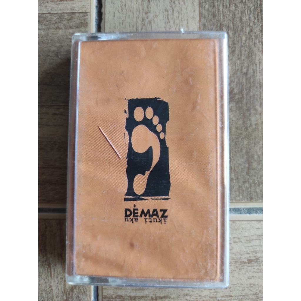 เทปคาสเซ็ท DEMAZ "follow me"