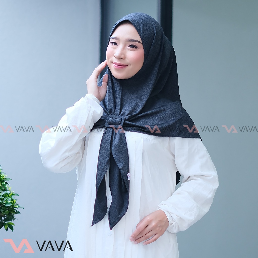 VAVA Hijab - ฮิญาบสามเหลี่ยมสําเร็จรูปพร้อมหัวเข็มขัดเสื้อพรีเมี่ยม ทูโทน By Vava Hijab