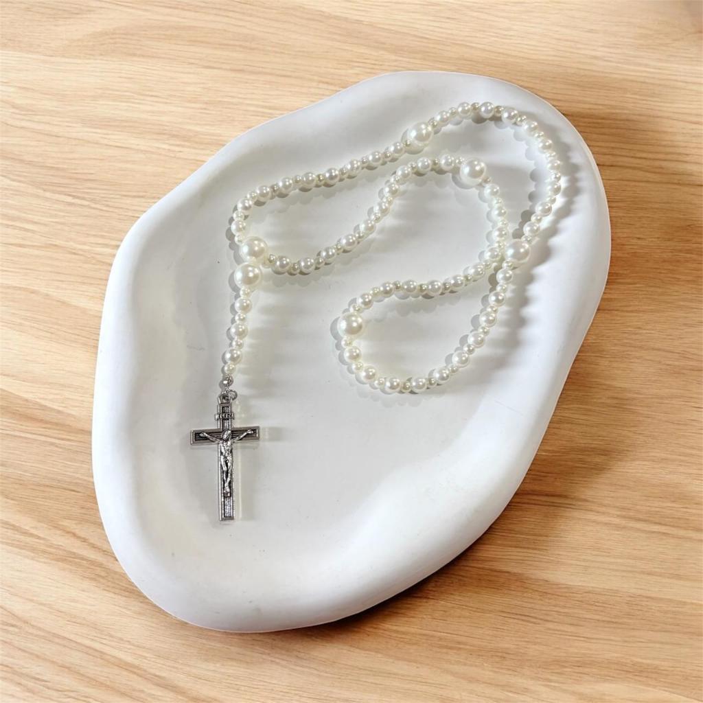 Senada Victory คาทอลิกสวดมนต์สร้อยคอสังเคราะห์มุกลูกปัดอะคริลิคจี้ข้าม SVP11