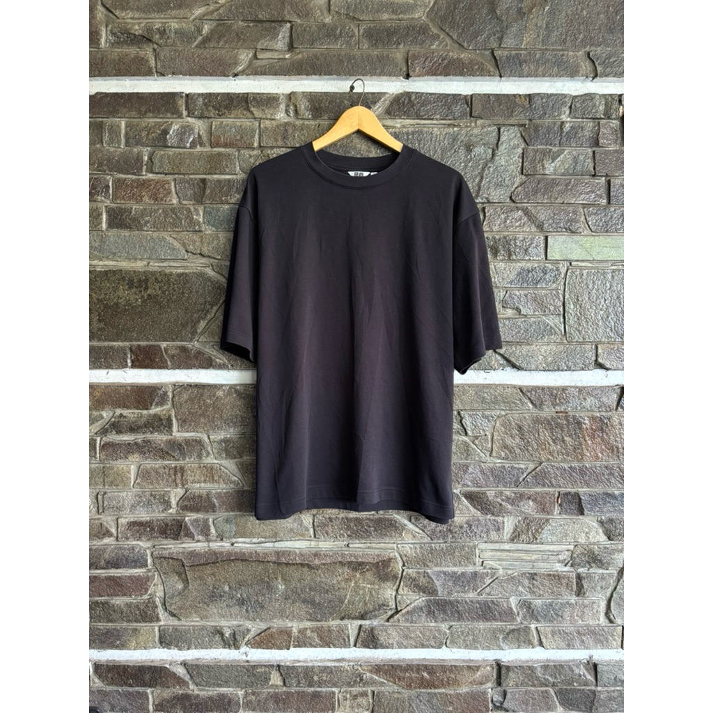 Uniqlo • Airism Oversize Fit Blank Basic Streetwear Tee / เสื้อยืด / เสื้อยืด Size XL Preloved Used 