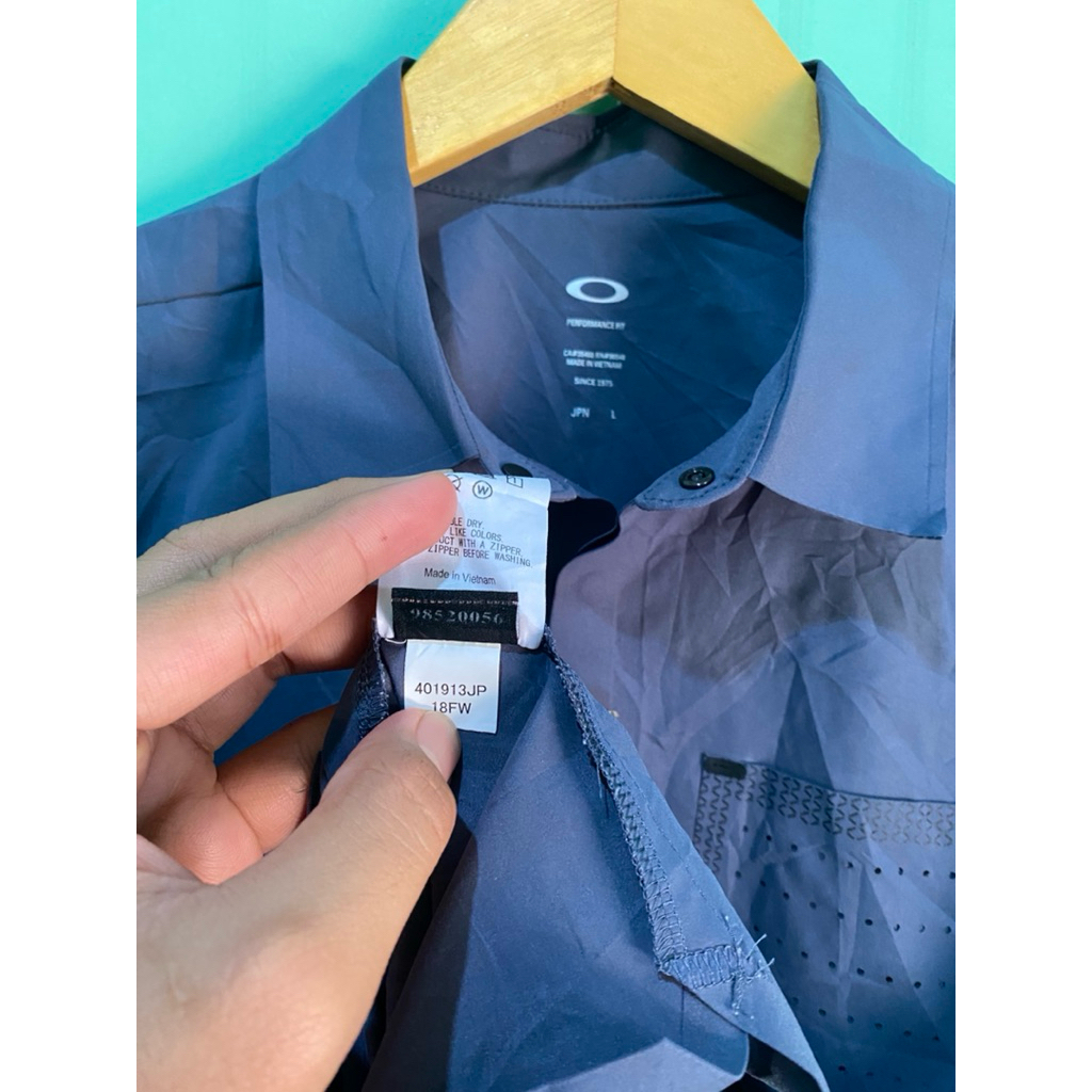 เสื้อเชิ้ตผู้ชาย KEMEJA Okley