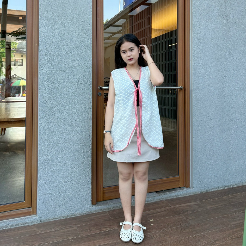 เสื้อกั๊ก By NADIA**